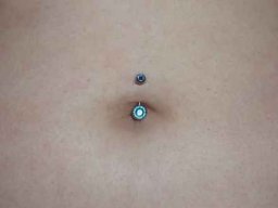 Alle Bilder &raquo; Piercings &raquo; Bauch